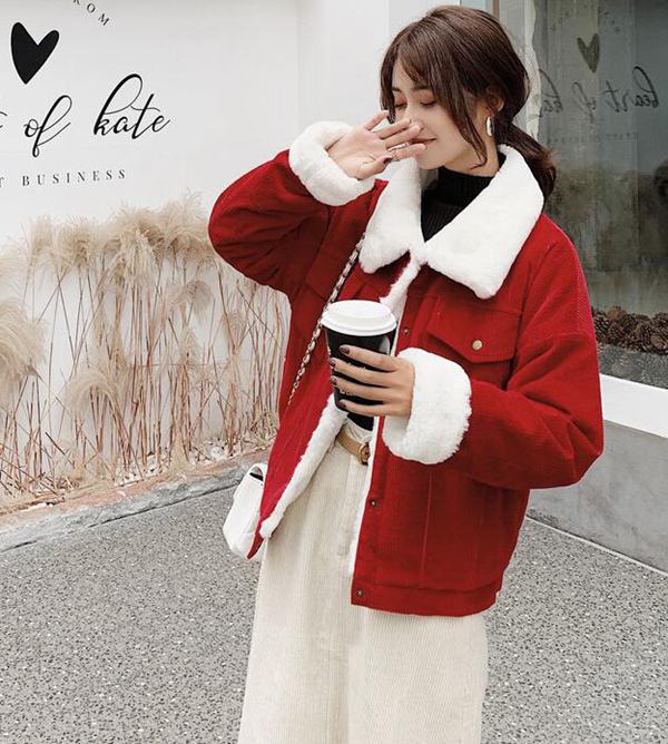 韓版秋冬棉衣羊羔毛50%体育首存红利~
外套女短款條絨加厚寬鬆棉服 韓版秋冬棉衣羊羔毛50%体育首存红利~
外套女短款條絨加厚寬鬆棉服